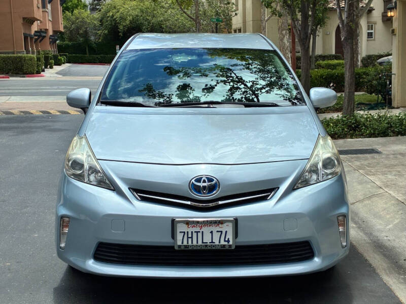 2014 Toyota Prius v Three