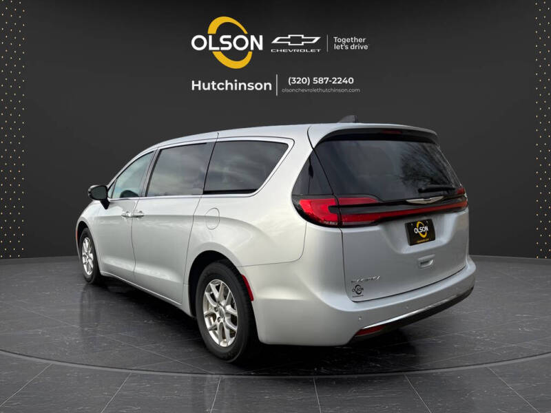 2024 Chrysler Pacifica Touring L