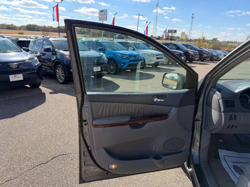 2004 Toyota Sienna XLE Limited 7 Passenger