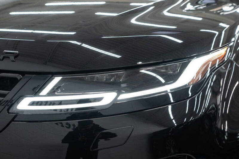 2023 Land Rover Range Rover Evoque P300 R-Dynamic HST