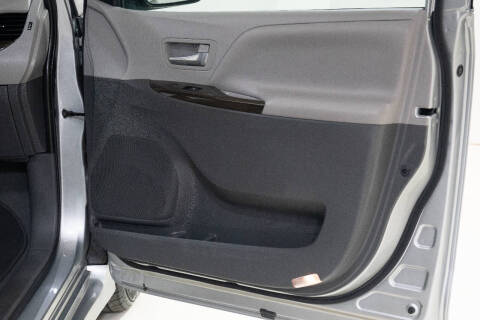2020 Toyota Sienna XLE Premium 8-Passenger