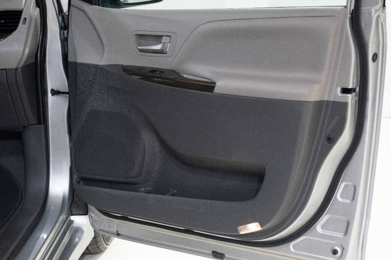 2020 Toyota Sienna XLE Premium 8-Passenger