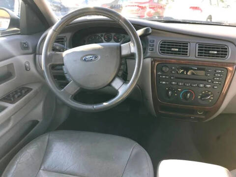 2005 Ford Taurus SEL