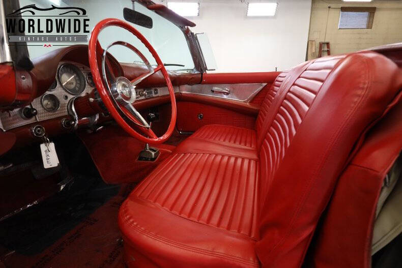 1957 Ford Thunderbird