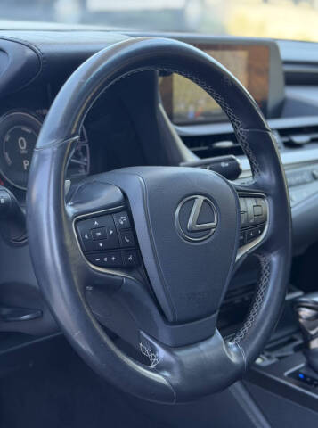 2019 Lexus ES 300h