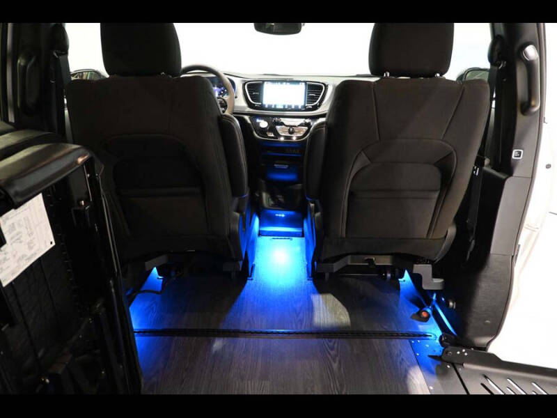 2024 Chrysler Pacifica Touring