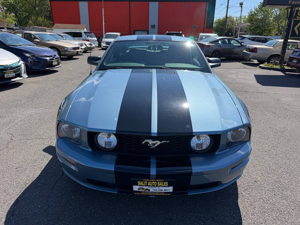 2005 Ford Mustang 18