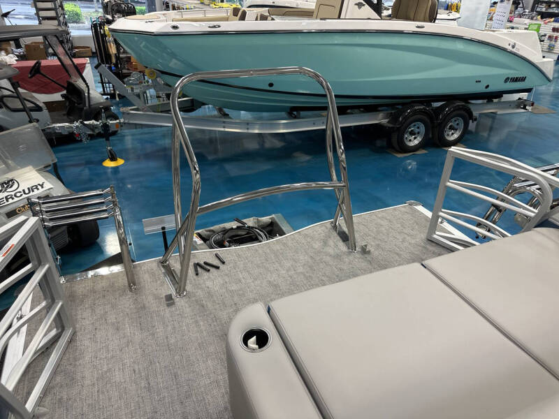 2025 Berkshire 24 UL LE 2.75