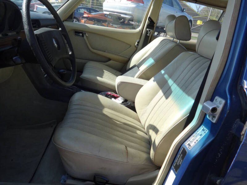 1977 Mercedes-Benz 450-Class