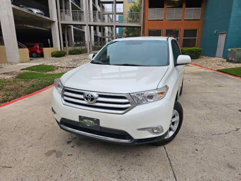 2012 Toyota Highlander for sale at Austin Auto Planet LLC in Austin TX