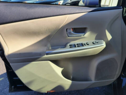 2013 Toyota Prius v Two