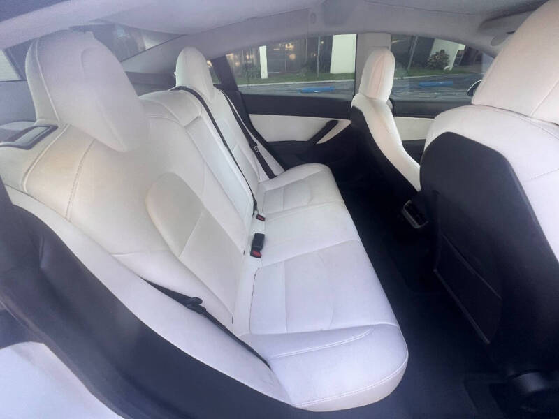 2021 Tesla Model 3 Standard Range Plus