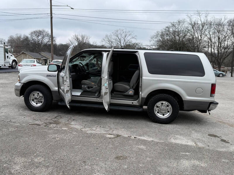 2005 Ford Excursion XLT