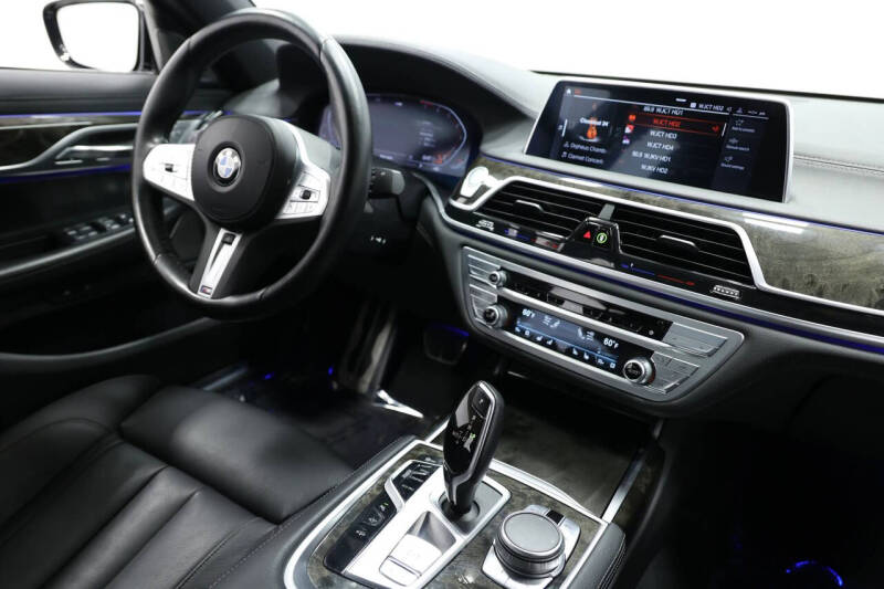 2021 BMW 7 Series 740i