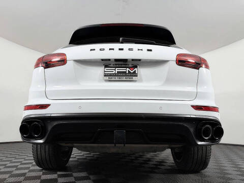 2017 Porsche Cayenne Platinum Edition