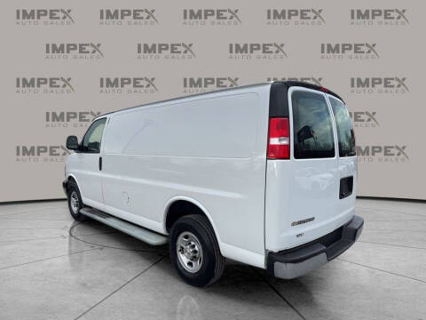 2024 Chevrolet Express 2500