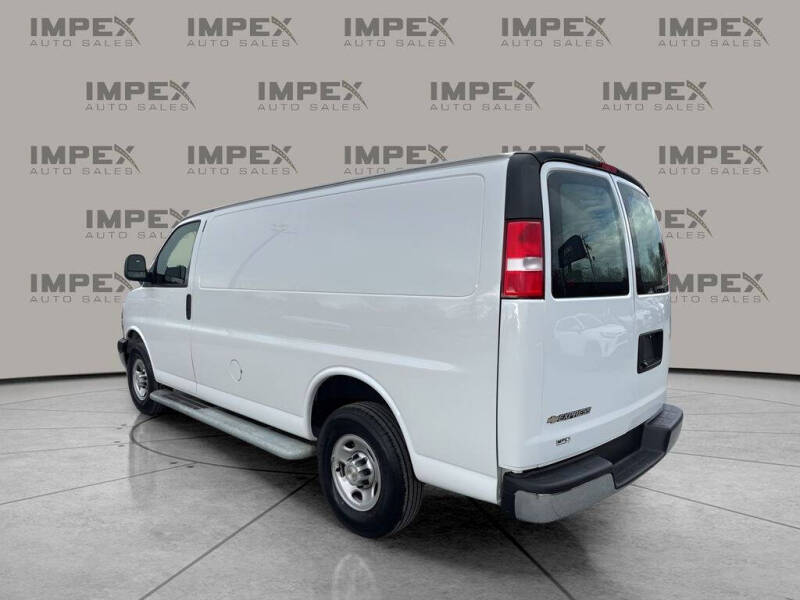 2024 Chevrolet Express 2500