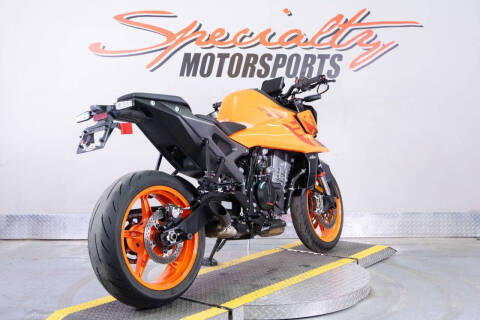 2024 KTM 990 Duke
