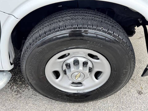 2023 Chevrolet Express 2500