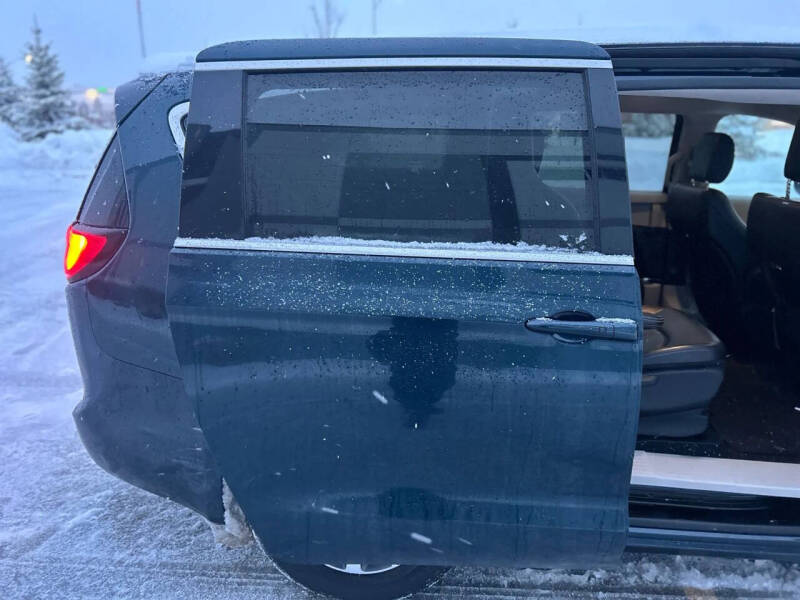 2022 Chrysler Pacifica Hybrid Touring L