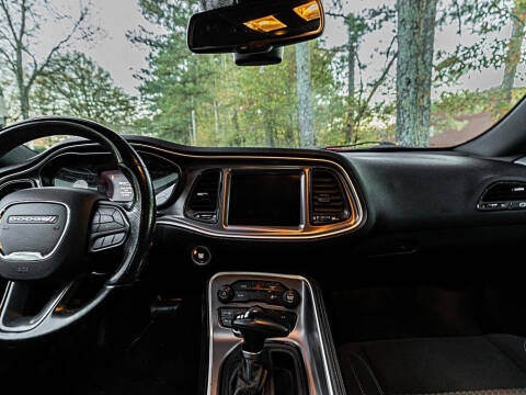 2021 Dodge Challenger SXT