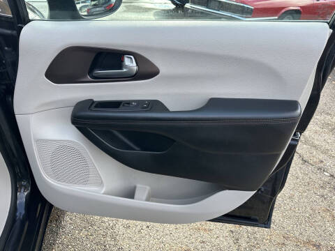 2017 Chrysler Pacifica Touring