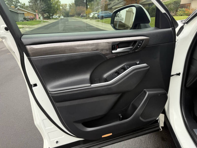 2020 Toyota Highlander Hybrid Limited