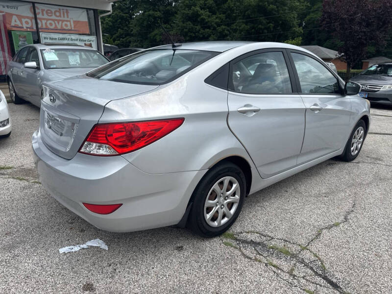 2013 Hyundai Accent GLS