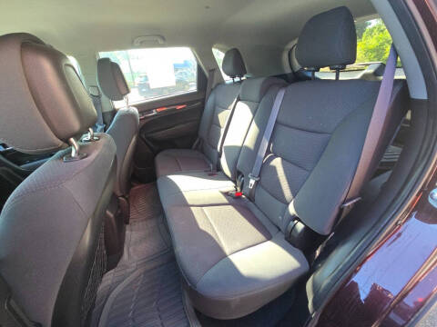 2011 Kia Sorento LX