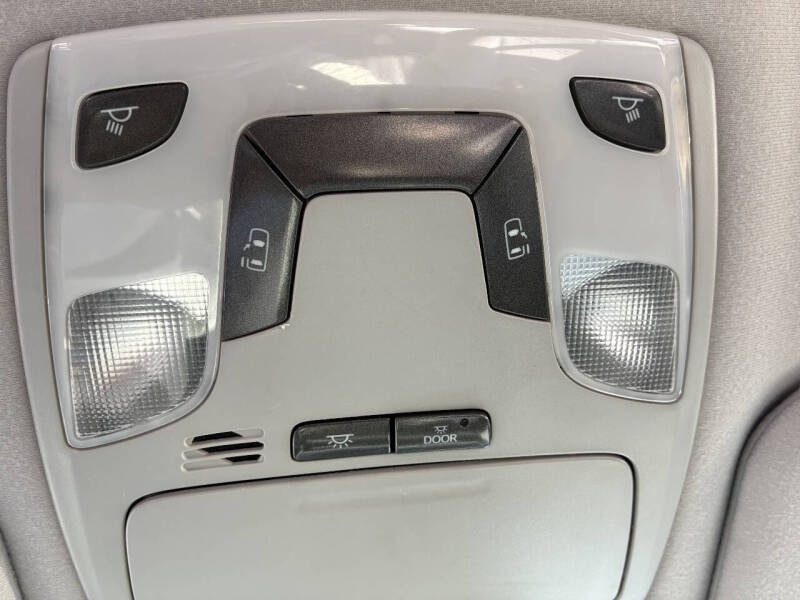2012 Toyota Sienna LE 8-Passenger