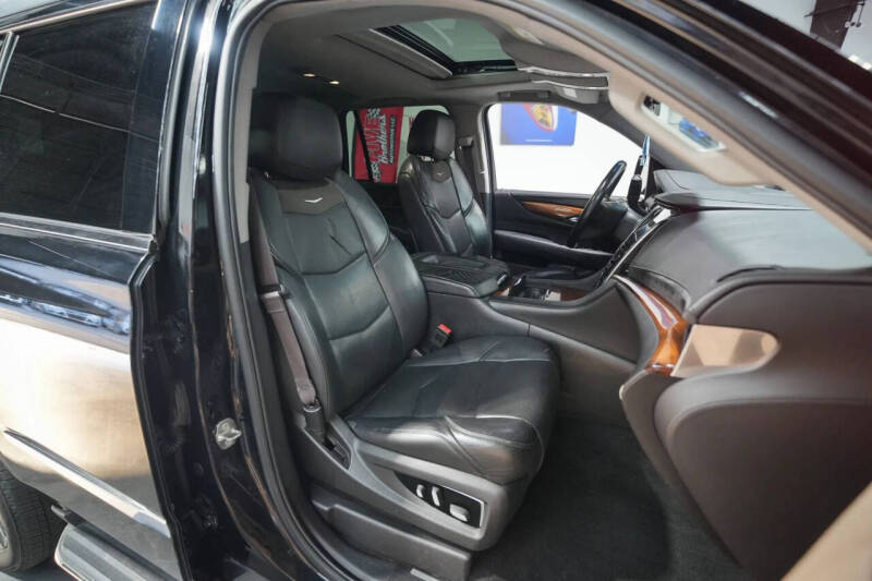 2017 Cadillac Escalade Luxury