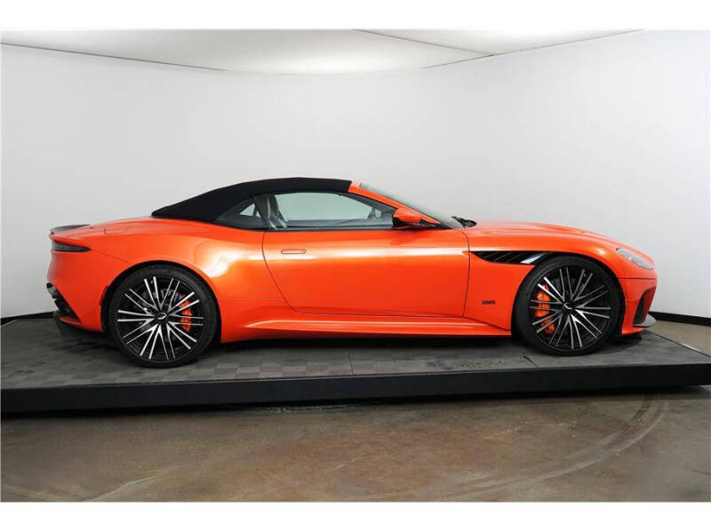 2022 Aston Martin DBS Superleggera