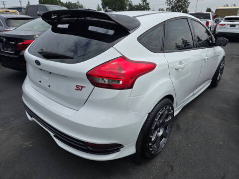 2017 Ford Focus ST