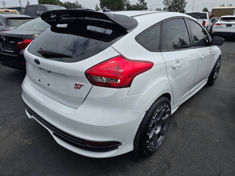 2017 Ford Focus ST