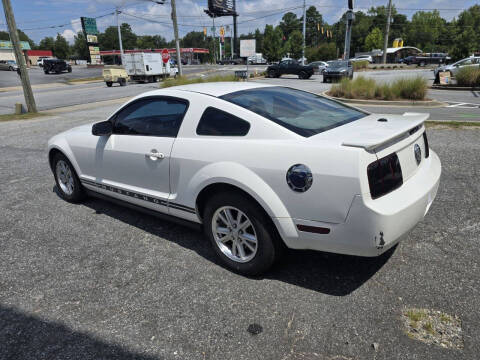 2007 Ford Mustang V6 Deluxe