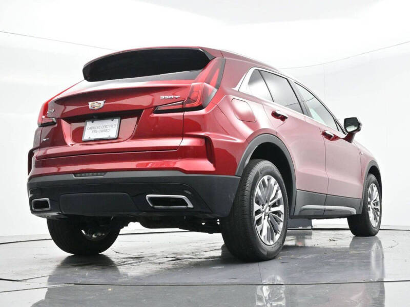 2025 Cadillac XT4 Premium Luxury