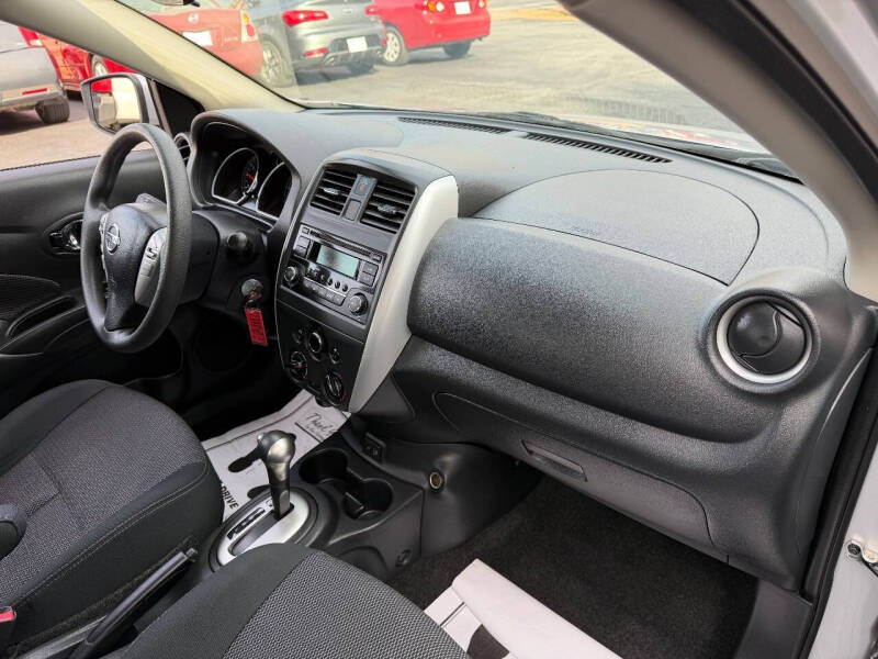 2017 Nissan Versa 1.6 SV