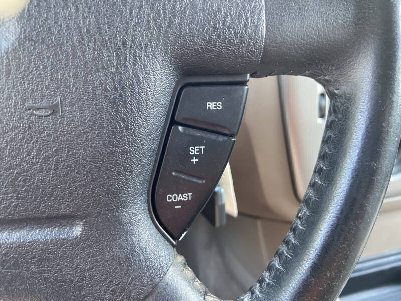 2004 Ford Explorer XLT