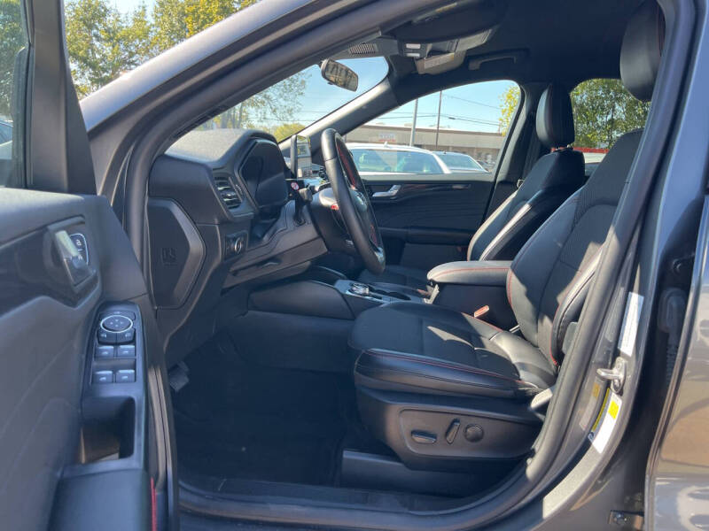 2025 Ford Escape ST-Line Select