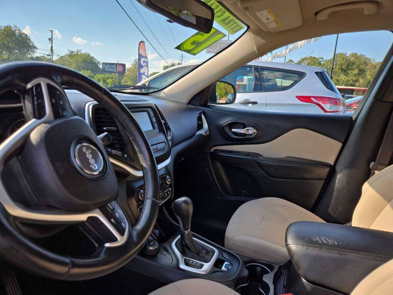 2015 Jeep Cherokee Latitude photo 5