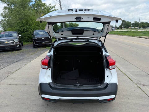2019 Nissan Kicks SR