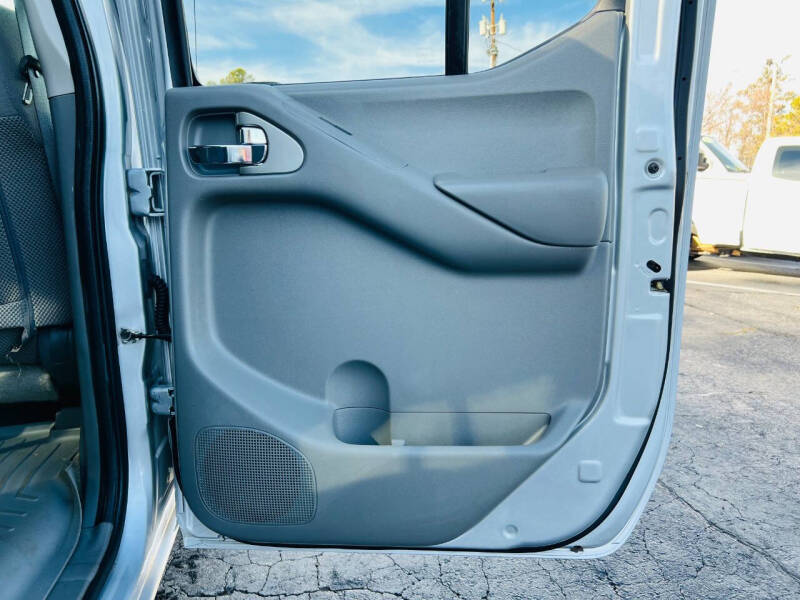 2017 Nissan Frontier SV