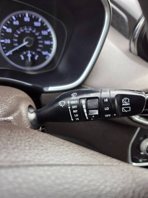 2019 Hyundai Santa Fe SE 2.4L