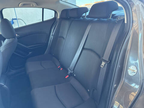 2016 Mazda MAZDA3 i Sport