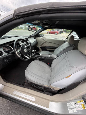 2011 Ford Mustang V6