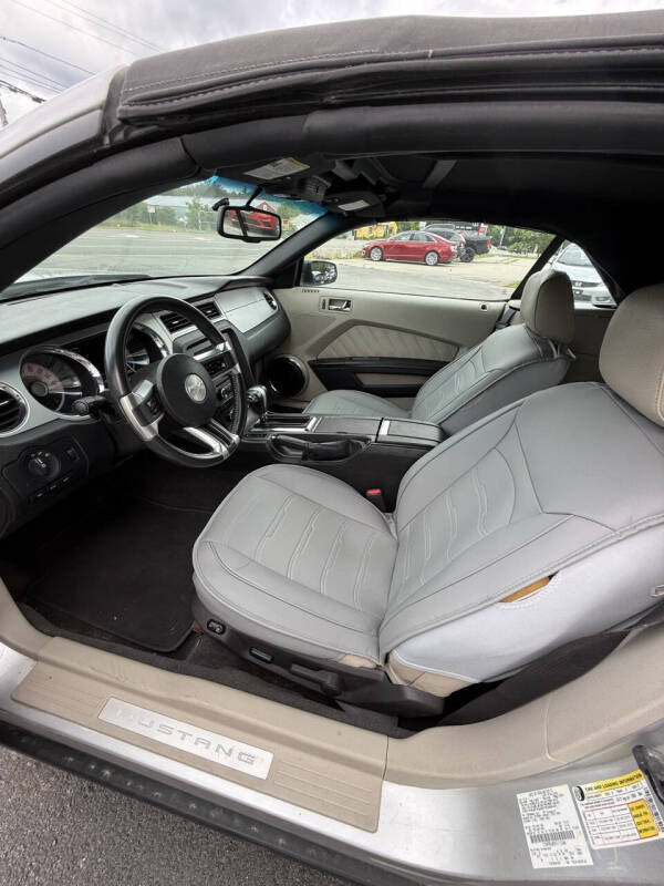 2011 Ford Mustang V6