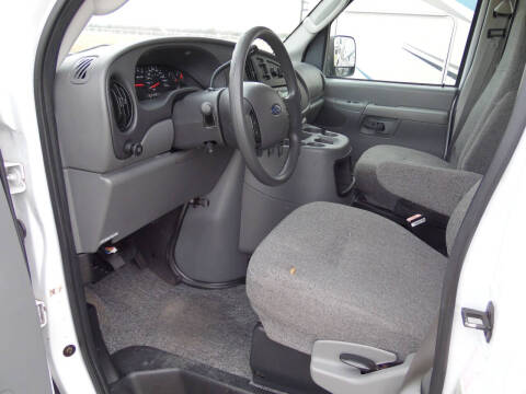 2004 Ford E-Series E-250