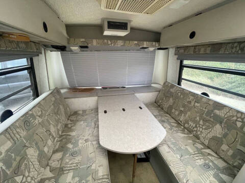 2002 Winnebago Rialta