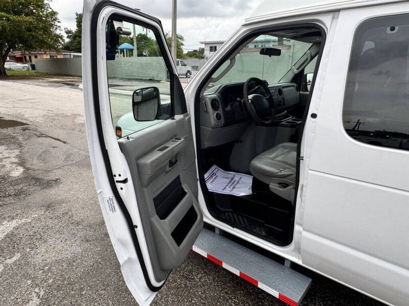 2013 Ford E-Series E-150