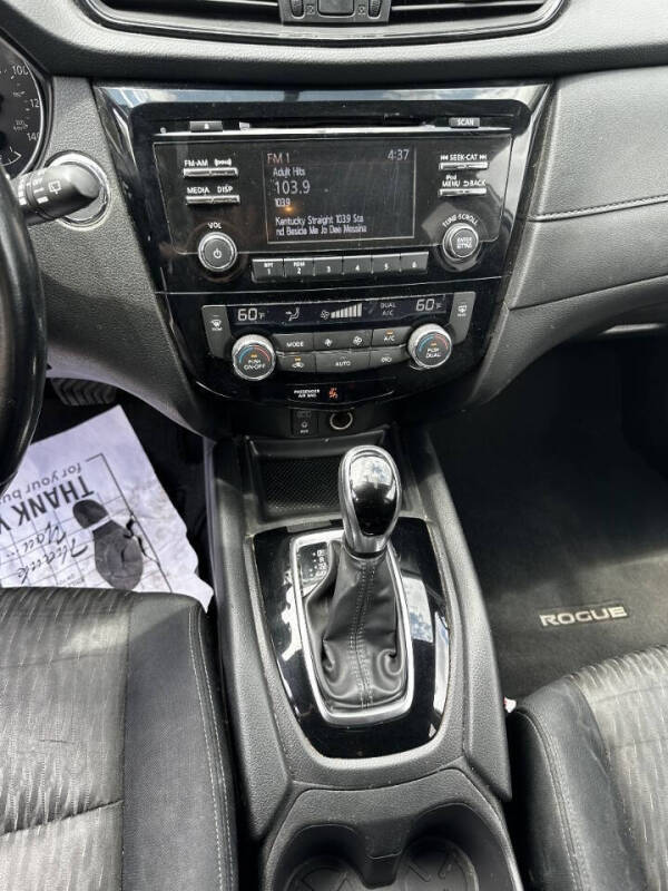 2017 Nissan Rogue SV